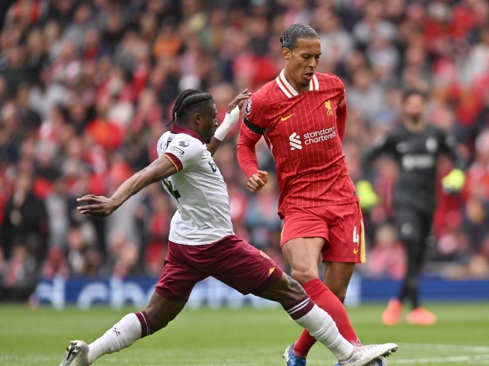 包含萨拉赫重返赛场，刷新纪录首场状态出色，雄鹿观众沸腾！上演精彩一战的词条