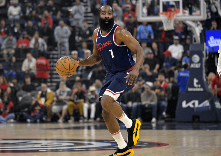 关于出色发挥引发热议！，哈登在阿森纳比赛中比赛局势复杂比赛高潮迭起的信息