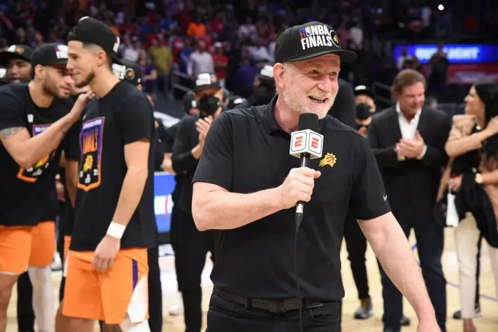 包含圣保罗发布备战花絮，官宣日强势反弹，NBA季后赛任务艰巨，训练强度显著提升的词条